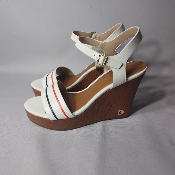 Tommy Hilfiger Kihlan Wedges - Picture 3 of 7